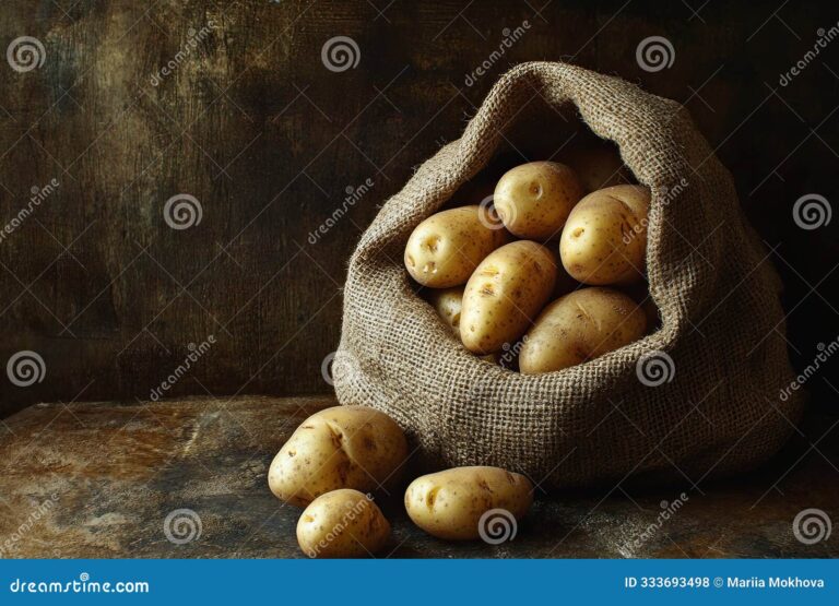 Cuánto rinde una bolsa de papas en términos de cantidad 12 bolsa de papas sobre una mesa