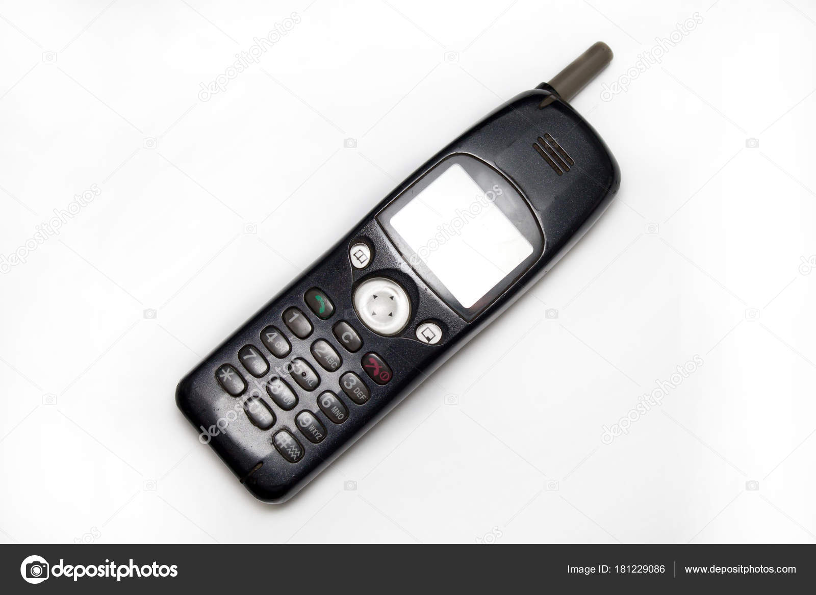 Quién fue el inventor del teléfono celular y cuál fue su año de creación