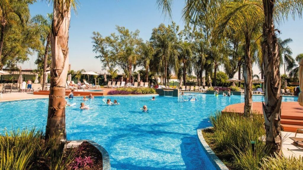 Cómo planificar tu viaje a las Termas de Río Hondo 1 termas de rio hondo paisaje natural 1